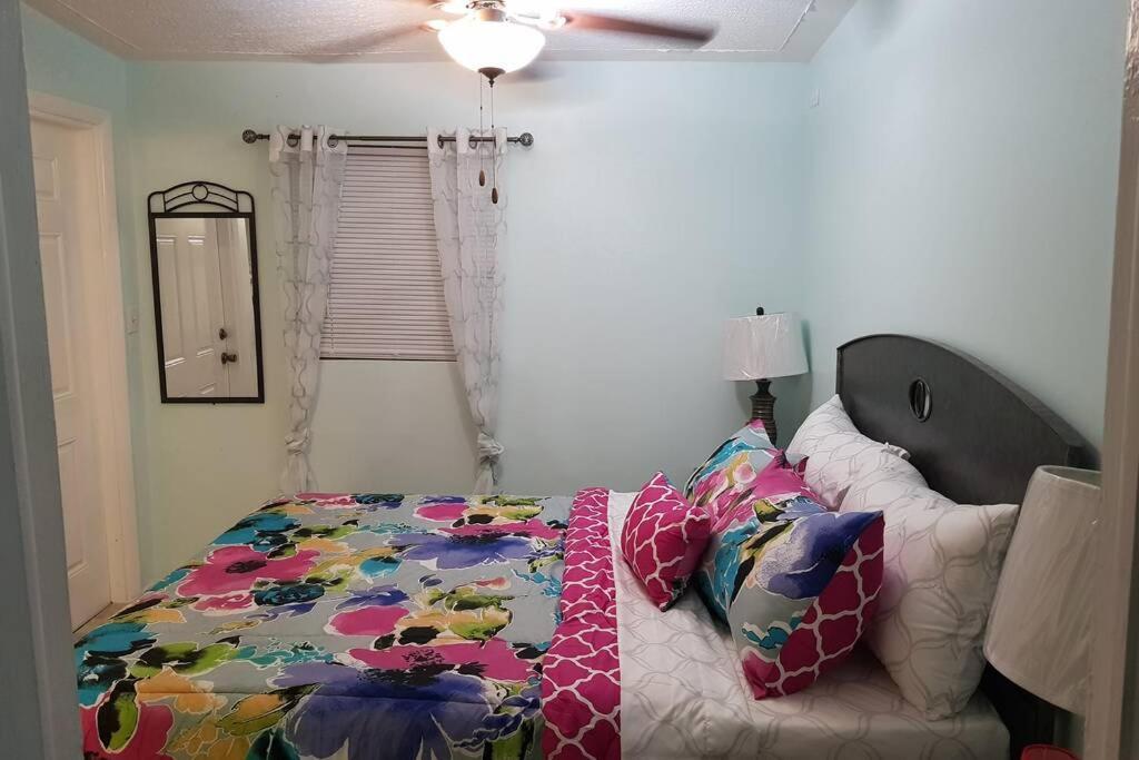 The Cozy Corner Apartment Nassau Bagian luar foto